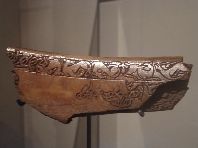 File:YM Bone Motif 1948.581.jpg