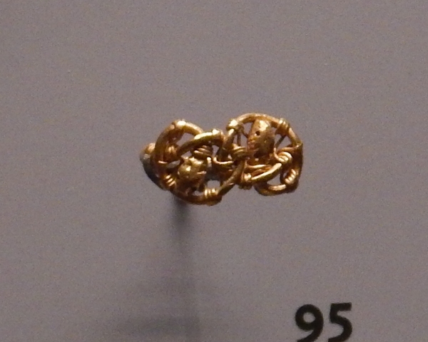 File:Ashmolean Finger Ring - Dorchester, Dorset (AN1930.638)-08-.jpg