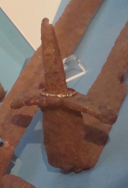 File:Norwich-Sword Gooderstone hilt.jpg