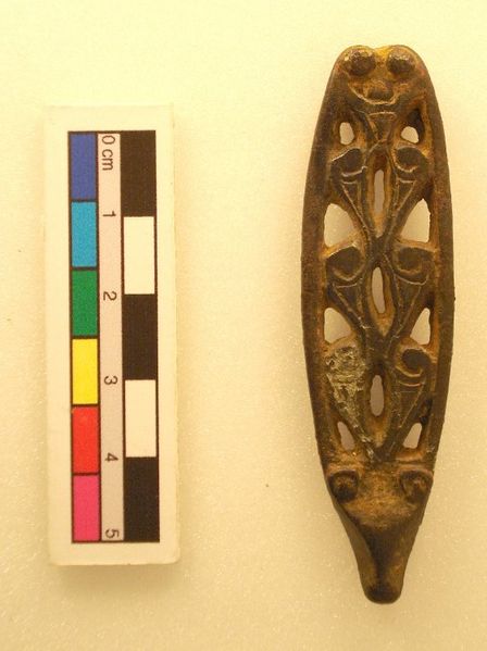 File:BM-Website Strap-end 1990,0706.5.jpg